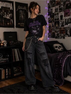 Hot Topic Black Distressed Wide Leg Jeans Chain Punk Y2K Size 1
